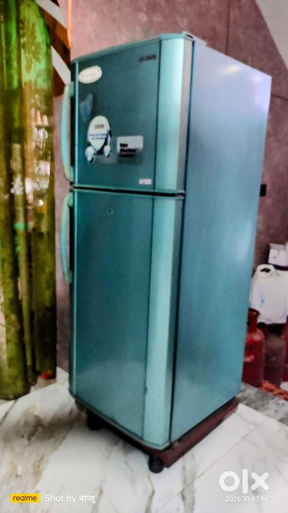 275 litre, Samsung double door refrigerator
