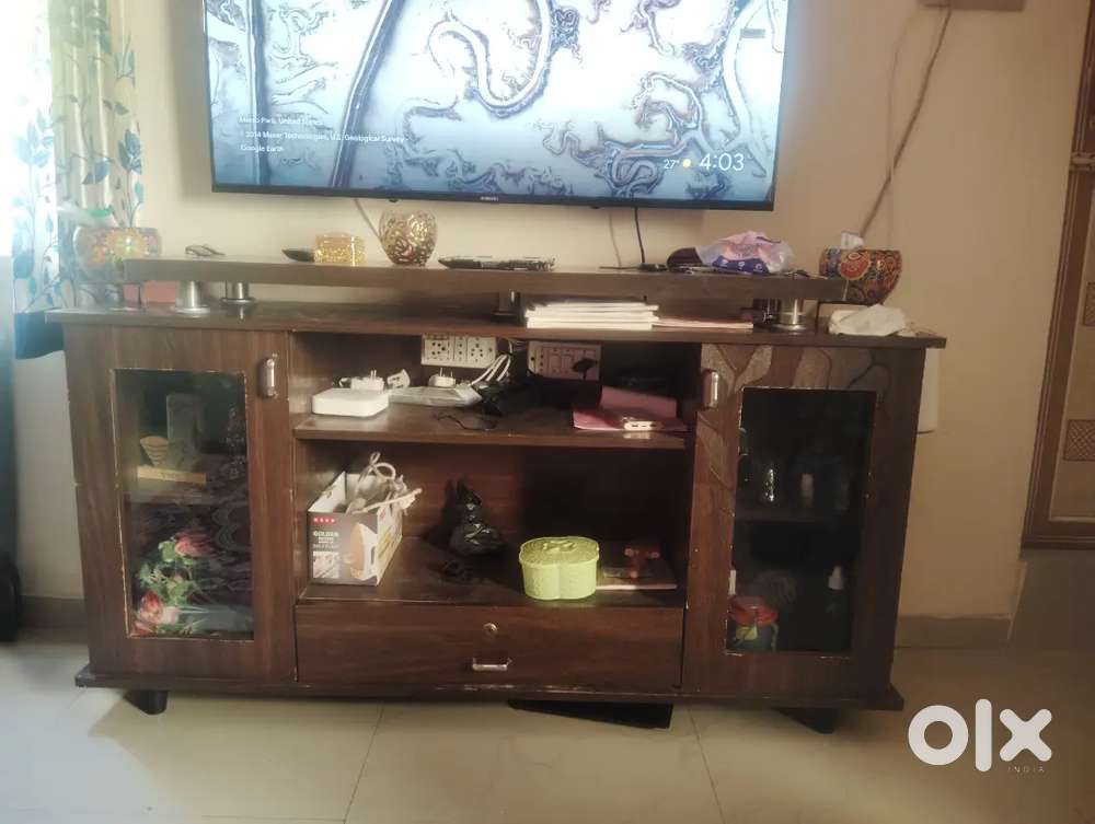 T V CABINET