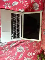 Macbook Air 2017 model in brand new condition all details in photos.