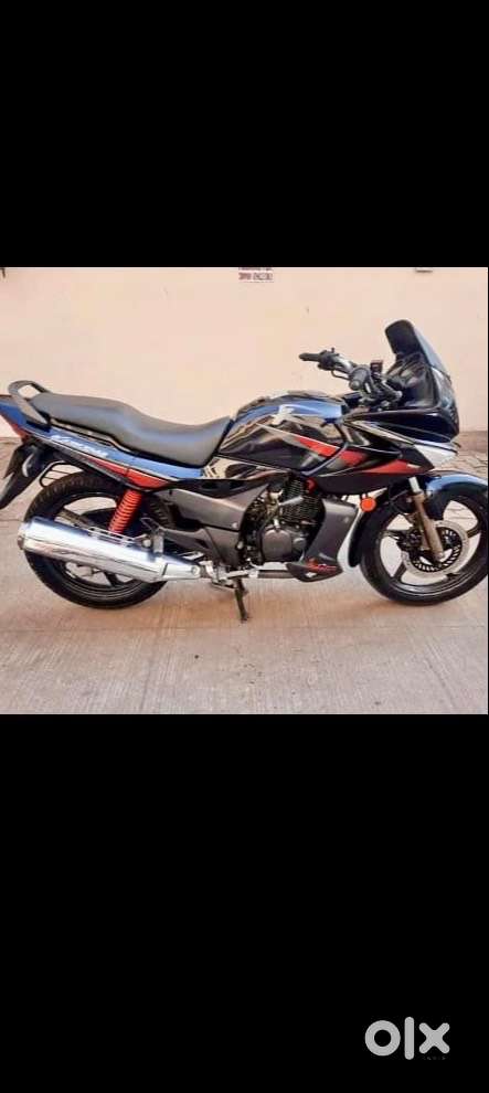 Karizma R black