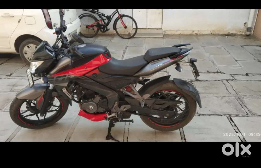 Pulsar ns200