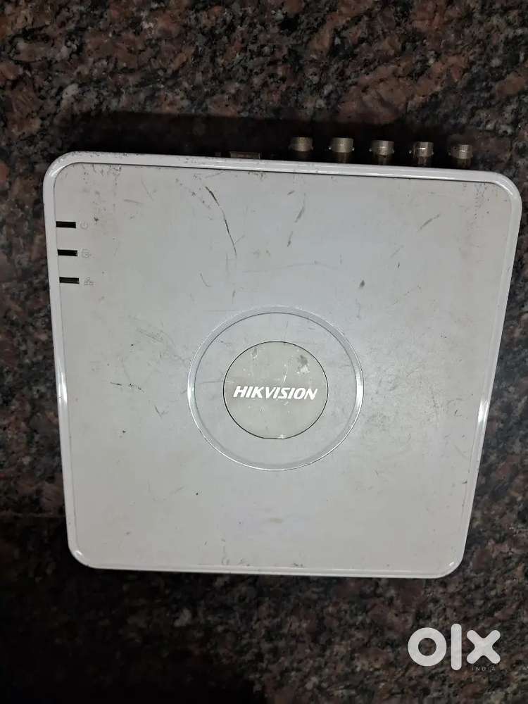 C C T V . DVR . HIKVISION . 8 Channel.