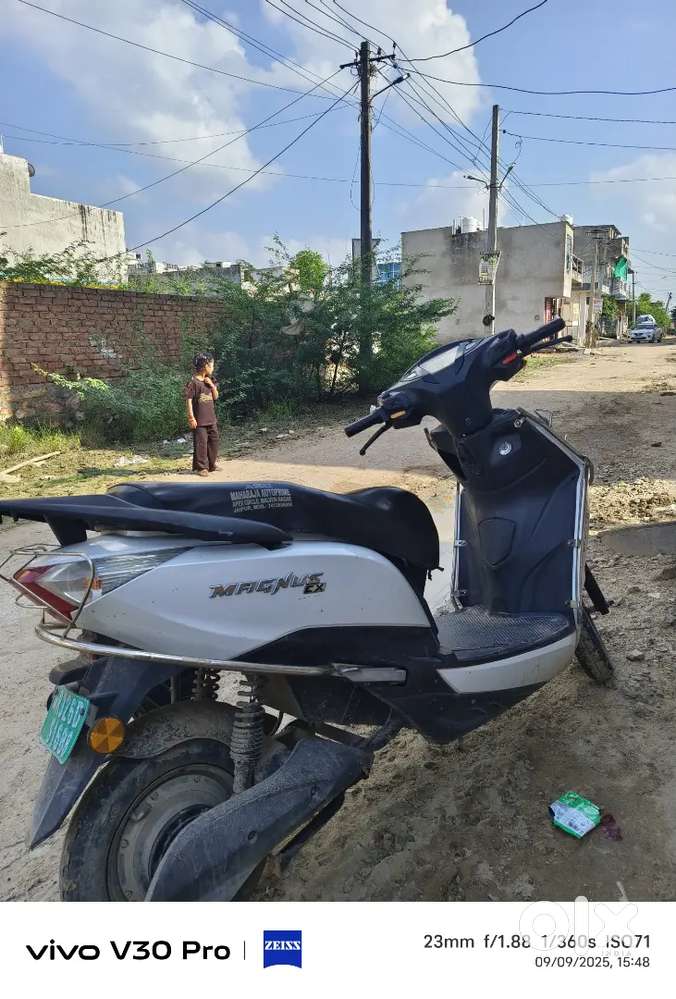 Ampere magnus scooty