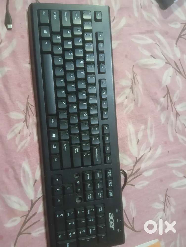 Keyboard mouse and USB hub type scene combo