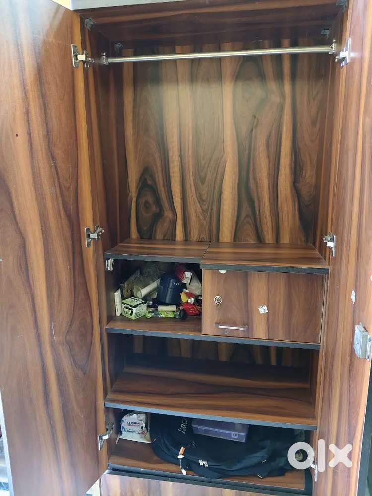 Wooden almirah with flexible amount only cash on delivery