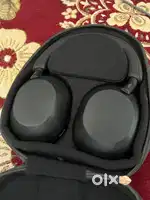 Sony headphones WH-1000XM5