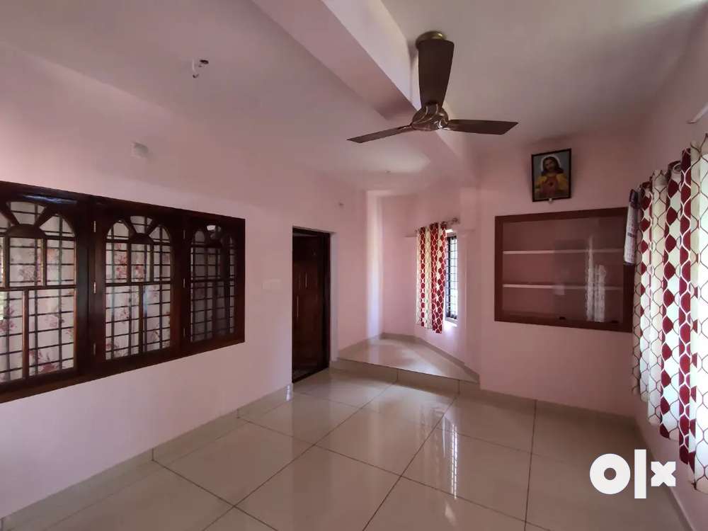 5Star Rooms Available at Paravoor Town