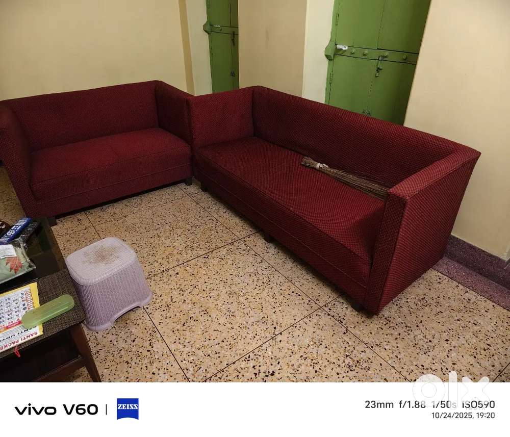 Two sofa in absolutely nice con6