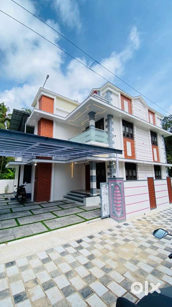 5 CENT NEW 4 BHK HOUSE.  BUS ROUTE FROM 50 mtr