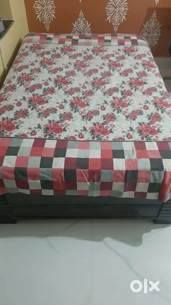 Single wooden bed and wooden dressing