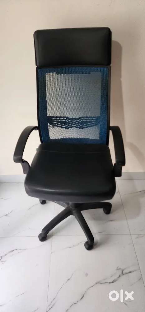 Reclining Office Chair – Damro Brand (Good Condition)