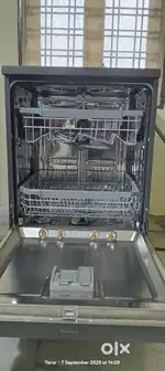 Dish washer