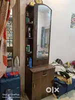 Dressing table with mirror
