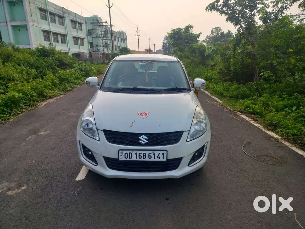 Maruti Suzuki Swift zxi+ 2016 manual top model with four alloywheel