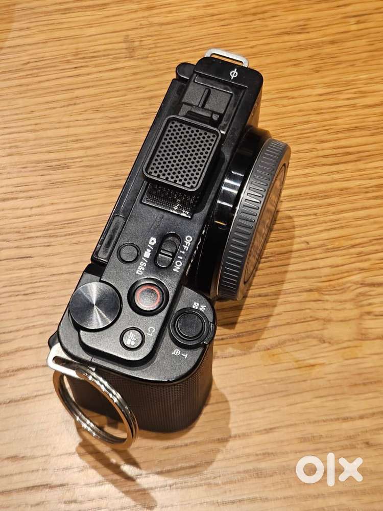Model :- Sony ZV-E10 mark 1 ( Only body ) with bag