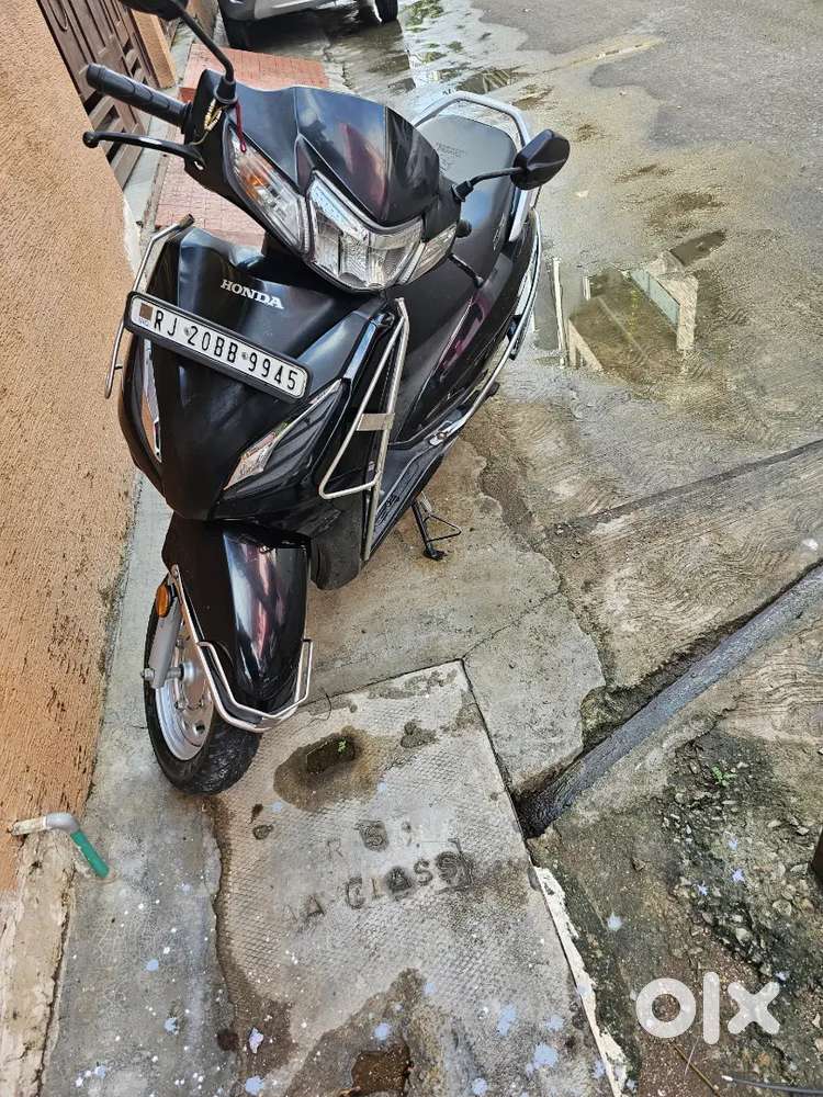 I want to sell honda activa 6g good condition black colour