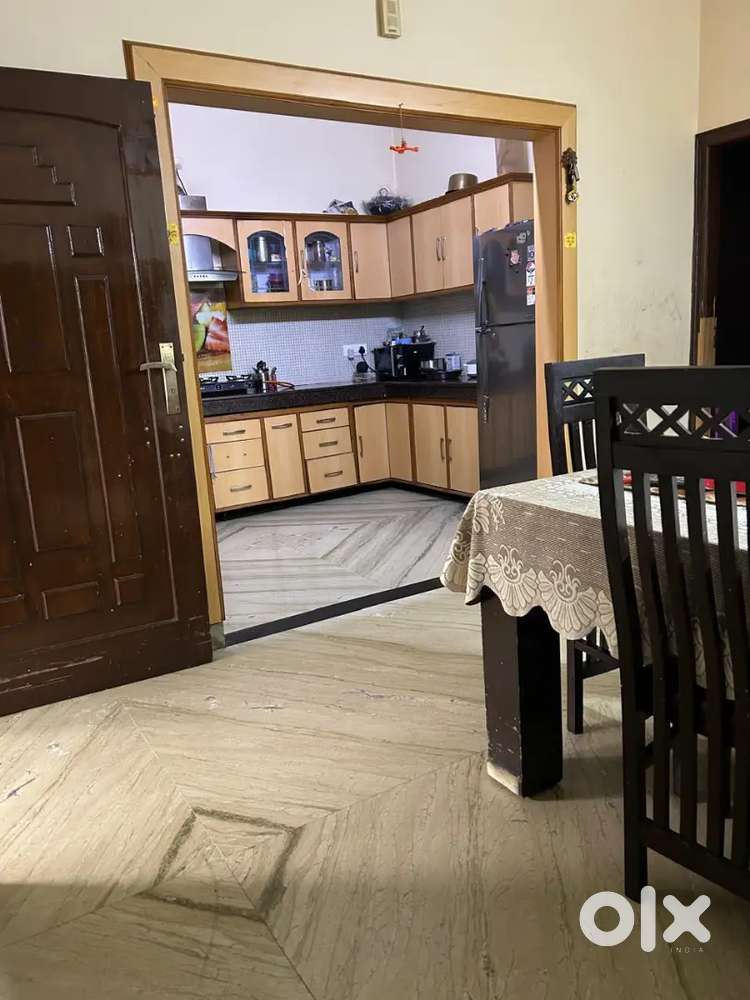 For sale 210 gaj kothi old sunny enclave near nijjer chonk