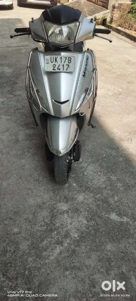 Hero maestro well maintained 2016 model only 34600 km driven 40kmpl
