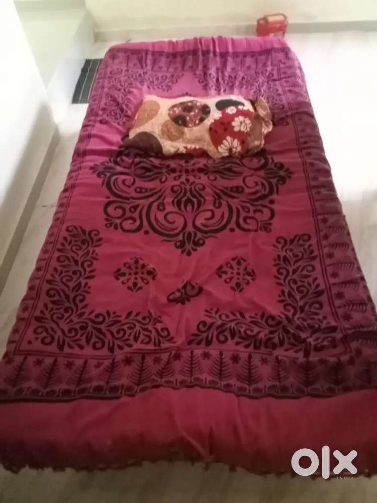 Bed double box +gadda free