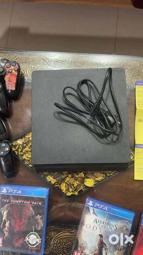 Ps4 Slim 1TB Best condition with 2 controller