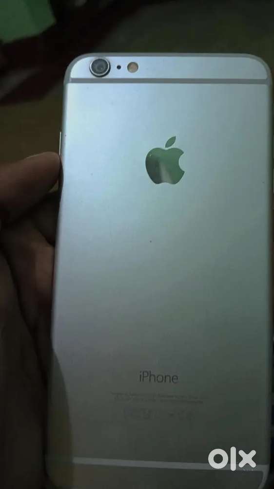 iPhone 8+.