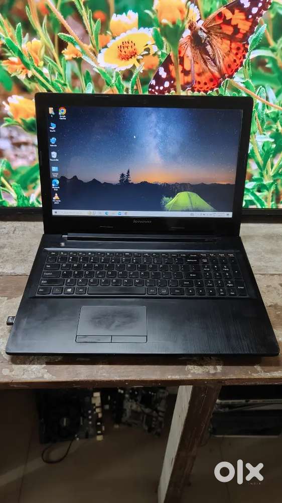 Lenovo i3 5th gen 8gb ram 500gb hdd 16inch led windows 10 charger
