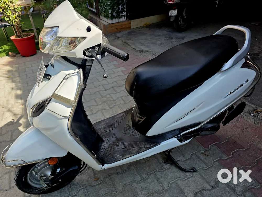 Honda Activa 5G showroom condition army owner Lone facility available