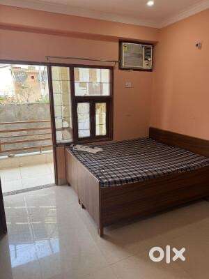 Independent rooms near VR punjab mall