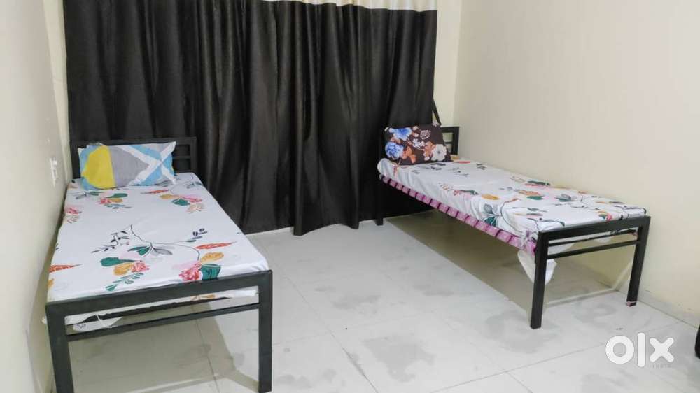 Andheri west female pg