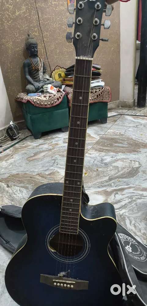 Urgent sell Guitar