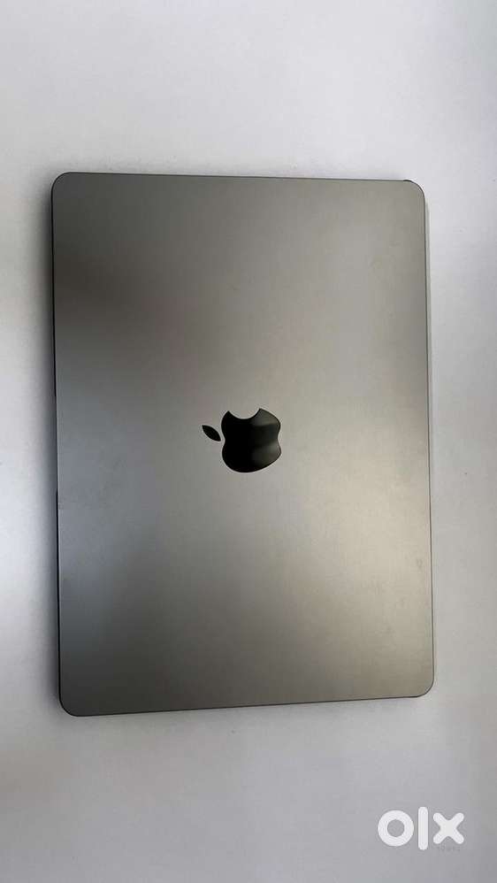 13-inch MacBook Air with Apple M3 chip 16GB unified memory 256GB SSD