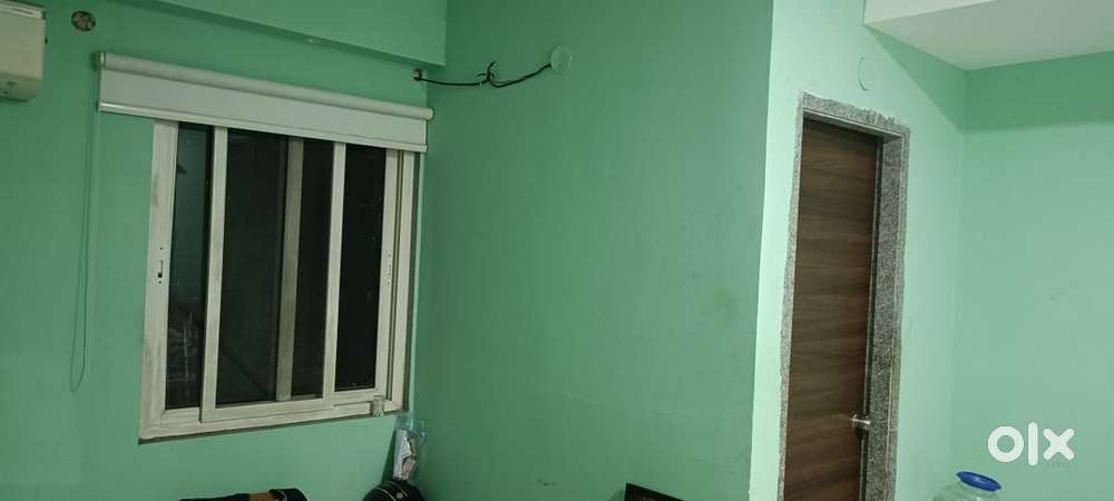 Sharing room for bachelor