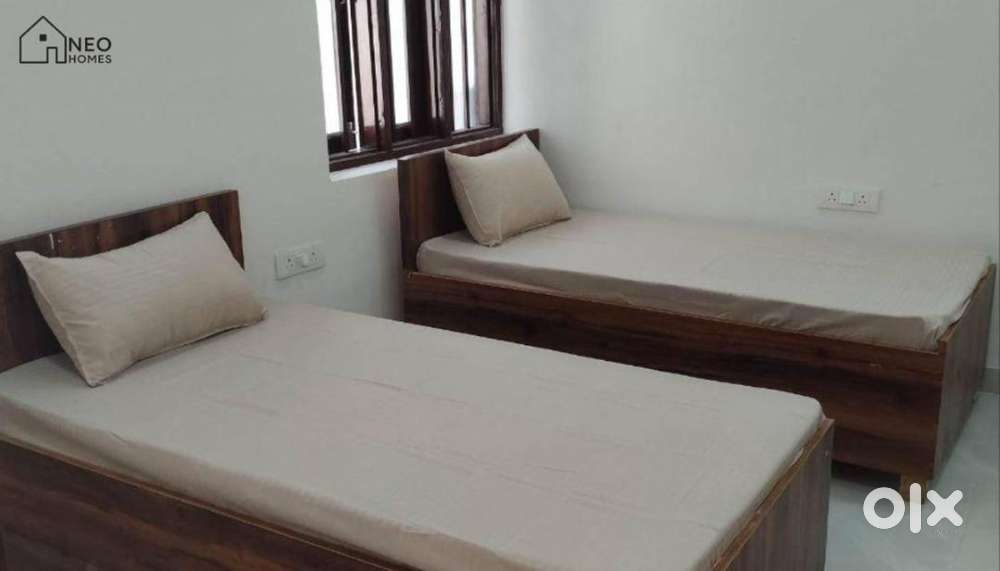 Double Sharing PG for girls & Boys In Noida Sector 44