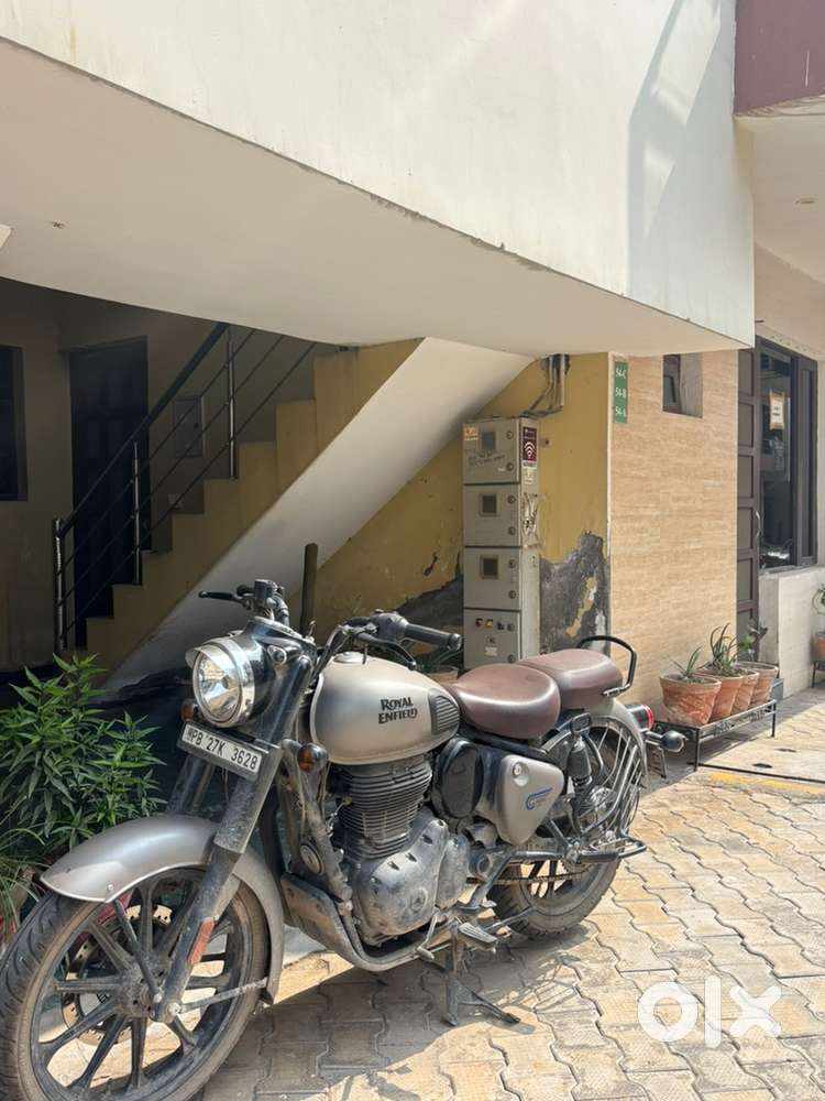Royal enfield classic 350 2024 model gun metal grey
