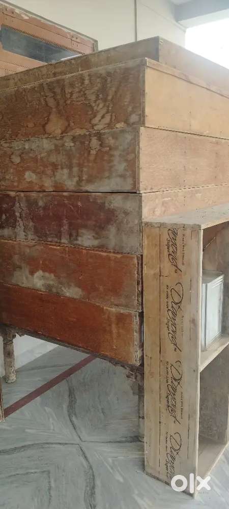 Shop racks furniture 1st grade wood