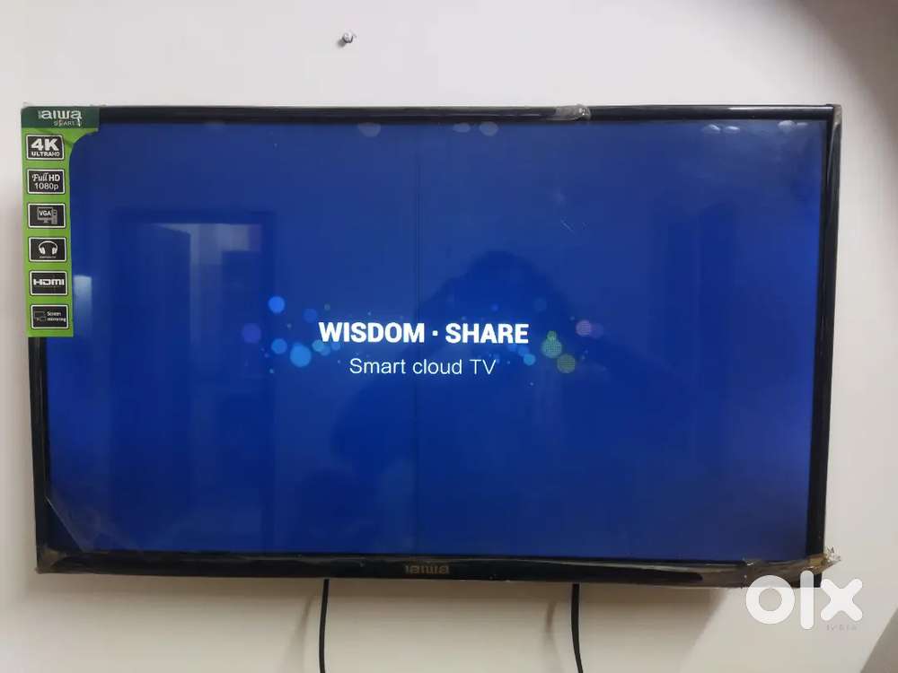 Aiwa tv good condition only middle line problem