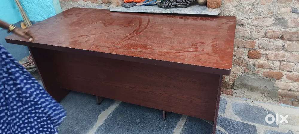 Office table