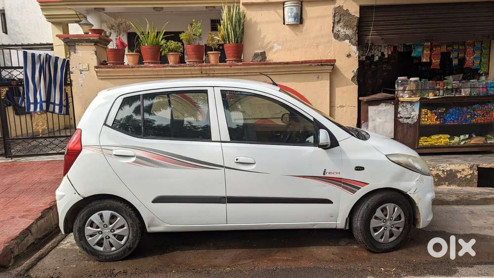 Hyundai i10 2013 Petrol 64000 Km Driven