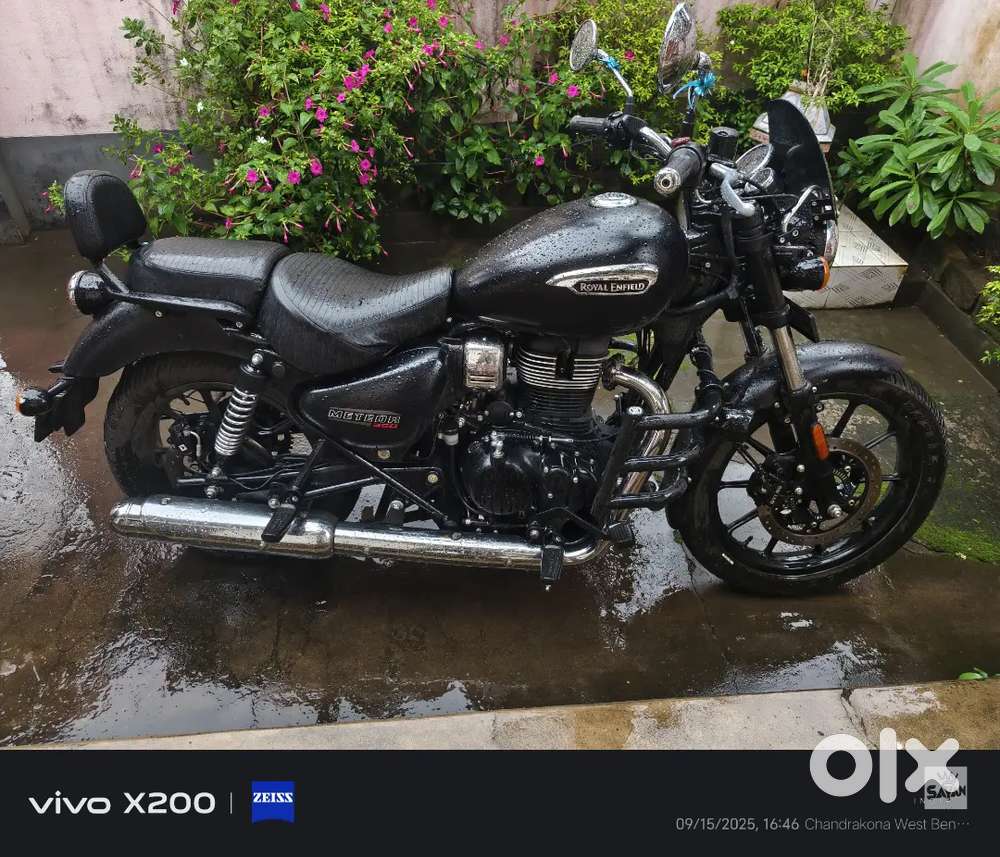 Brand new condition bike.. Good condition ... 6 months only