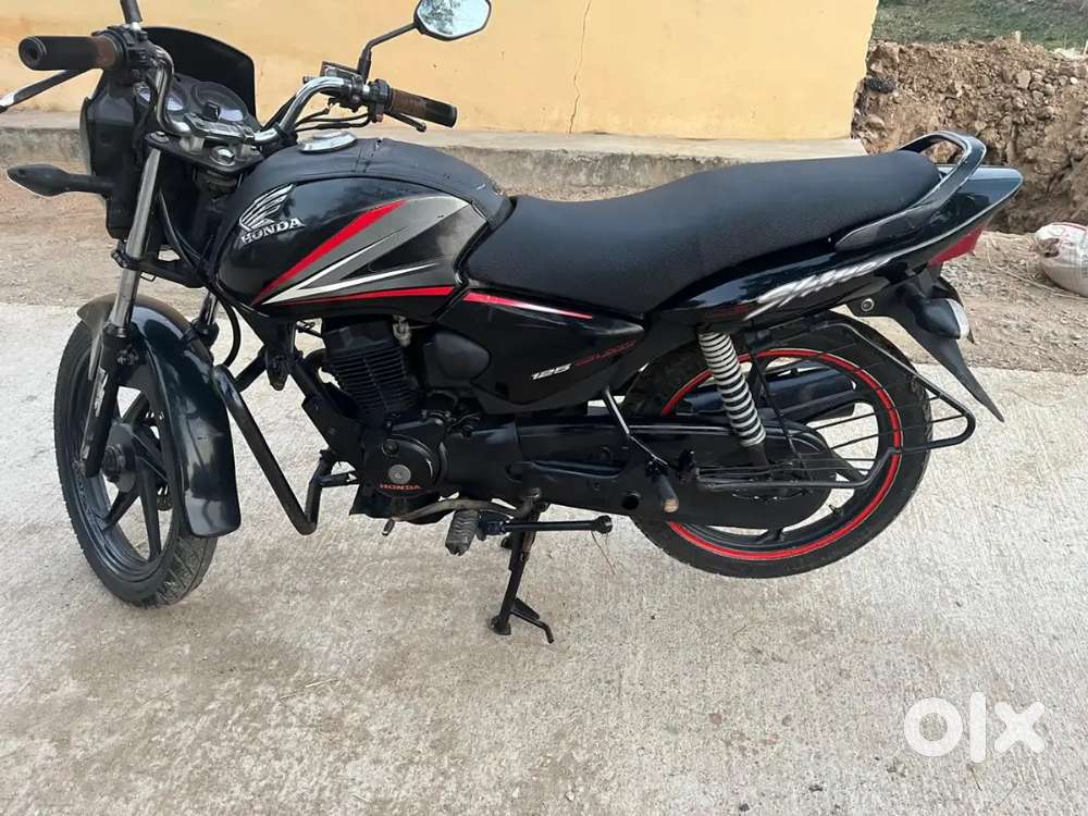 Honda Shine 
modal 2015
Run.25000km
Rate 25000 fix
Location..Ratanpur