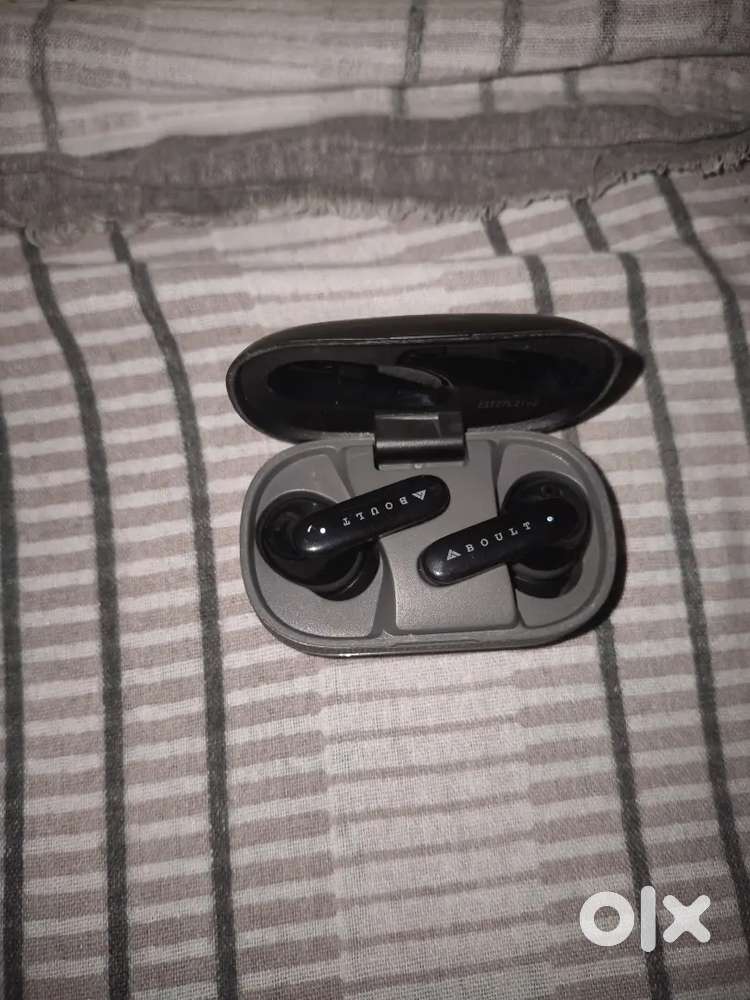 Boat ear buds new condition only few months old