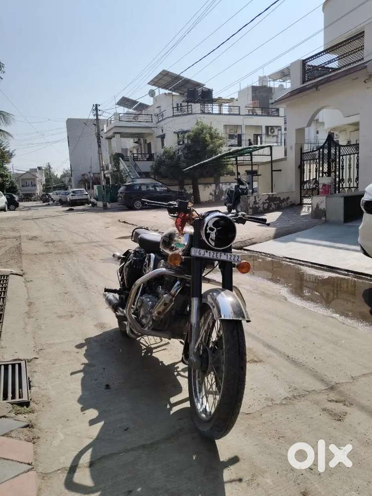 Classic 350 chrome black