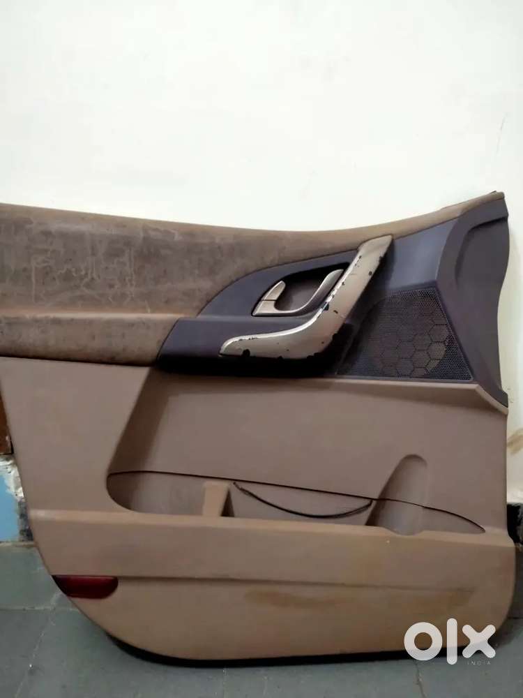 XUV 500 3door complete