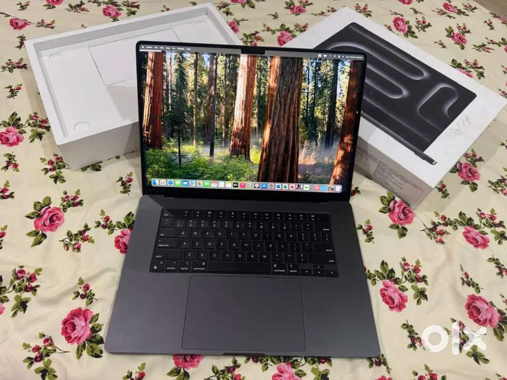 Macbook pro M3 Pro 16inch 1yr old laptop 18gbram 512gbssd less used