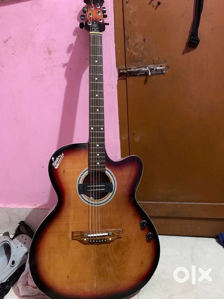 Signature Guitar semi acoustic
