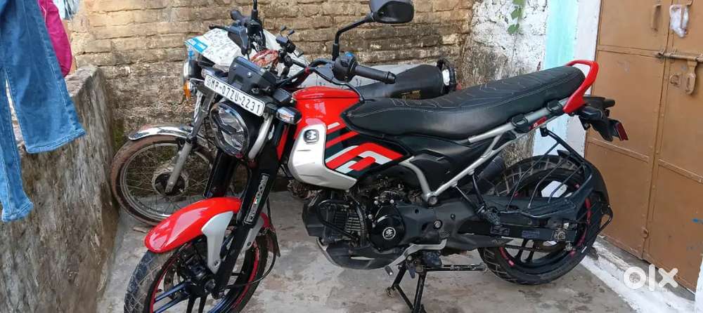 Bajaj Cng + petrol
