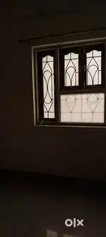 Need female roommates