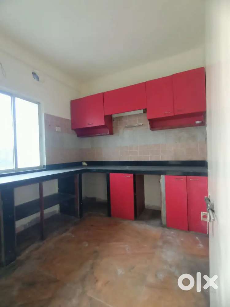 Madurdaha-3bhk Flat sell -1500sqft, lift garage, security etc @70lk