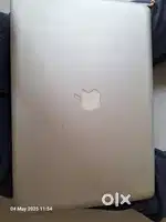 MACBOOK apple