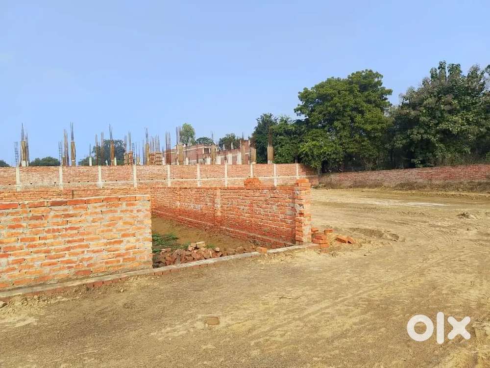 चारबाग रेलवे स्टेशन से 30 मिनट कि दूरी पर सुल्तानपुर रोड पर अप्रूव्ड